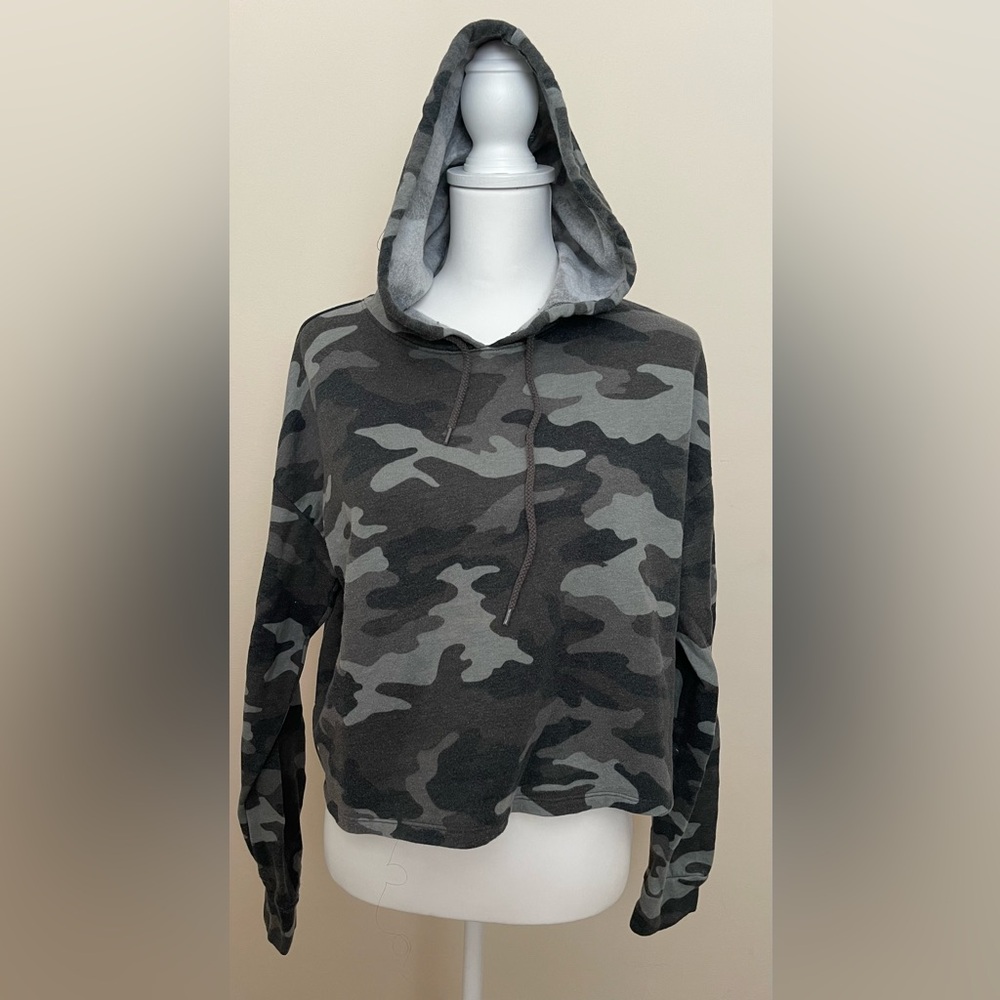 Aeropostale Cropped Camo Hoodie